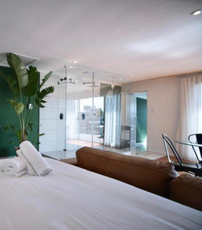 Sea Point Open, Large & Romantic 1 Bed Apt